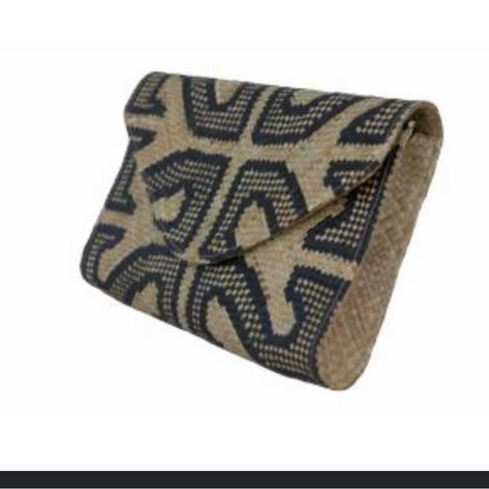 BANAGO hand woven blue and tan straw purse NWT
